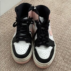 Nike Women's Black, White, and Pink Sneakers